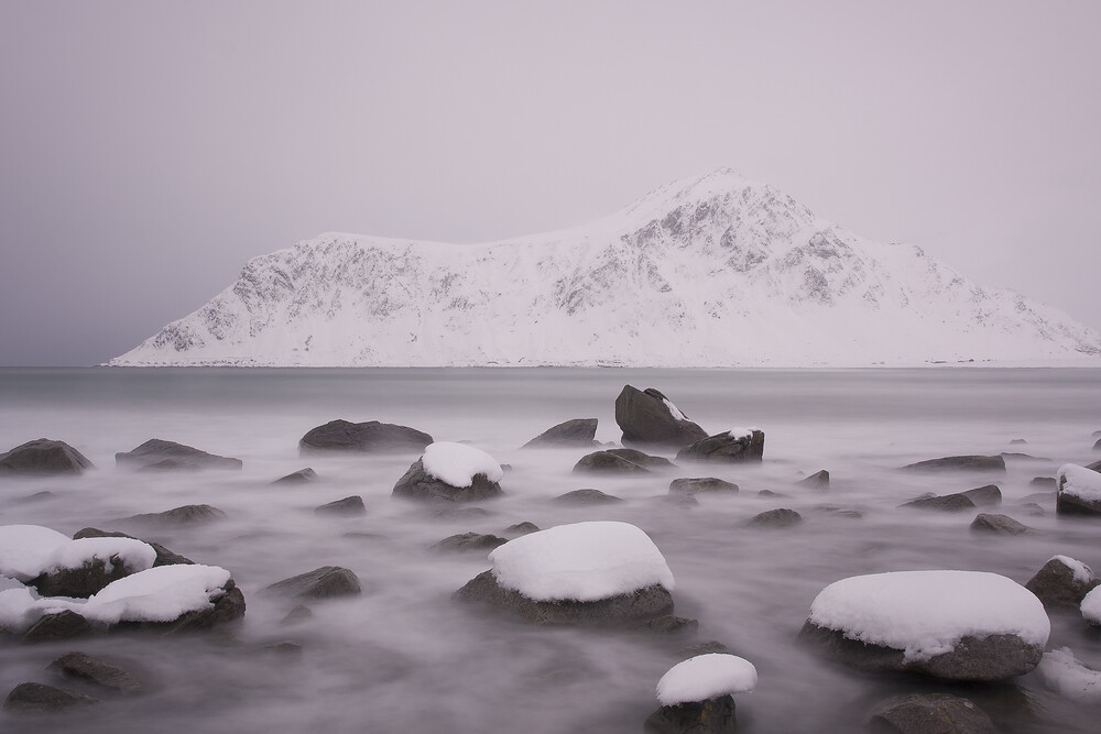 Winter an der Küste der Lofoten | Fotokunst van Stefan Blawath