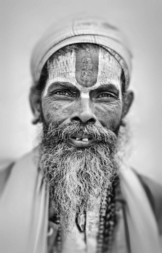 Sadhu in Nepal - Fotokunst von Viktoria Knobloch