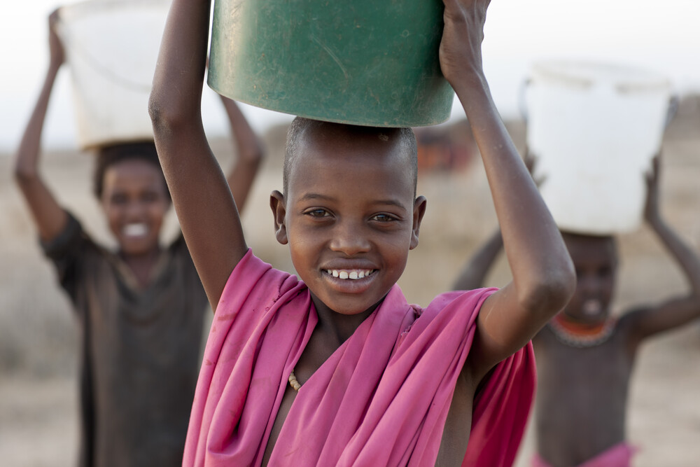 Water is leven | Fotokunst van Walter Luttenberger | Hungersnot in Somalië