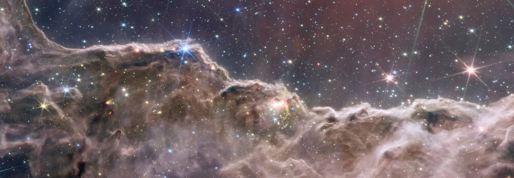 Acantilados cósmicos fotografiados con el telescopio James Webb - Fotografía artística de Nasa Visions