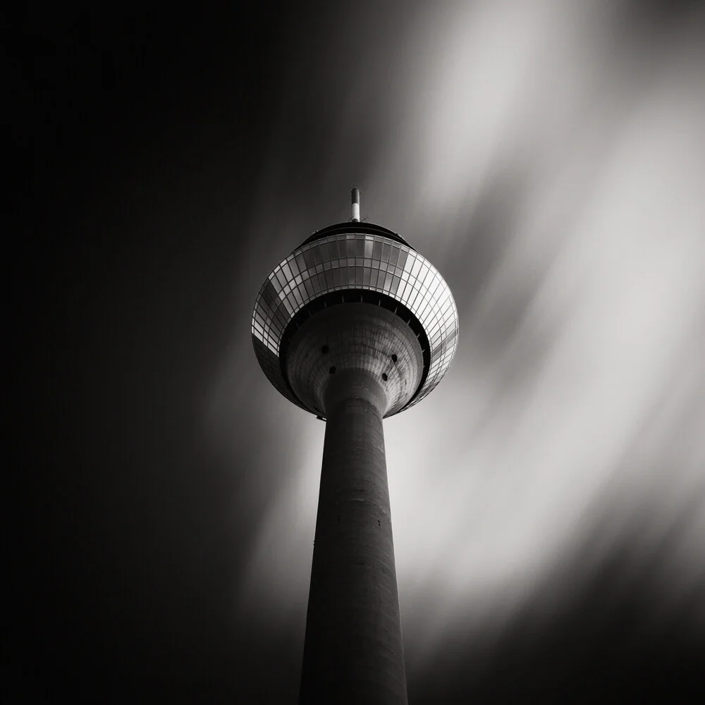 Düsseldorf 2014, Rheinturm - Fotografía artística de Patrick Opierzynski
