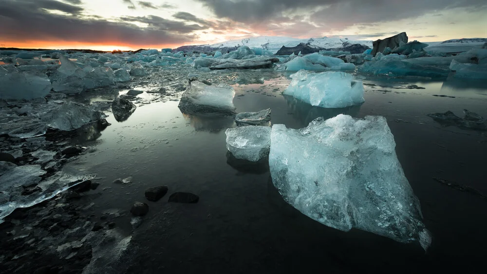 Sonnenuntergang an der Gletscherlagune Jökulsárlón - fotokunst de Dennis Wehrmann