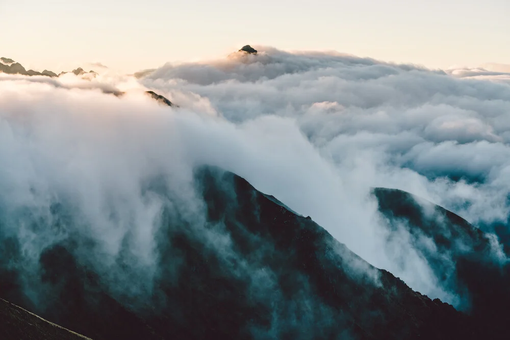 Wolken contra Berge - fotografía de Roman Königshofer