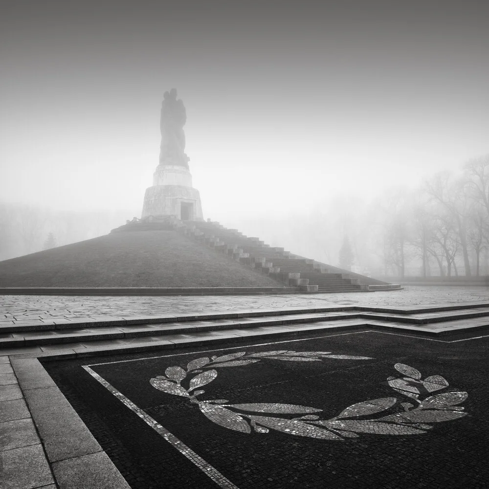 Monumento a los caídos en la guerra soviética de Berlín - Fotografía artística de Ronny Behnert