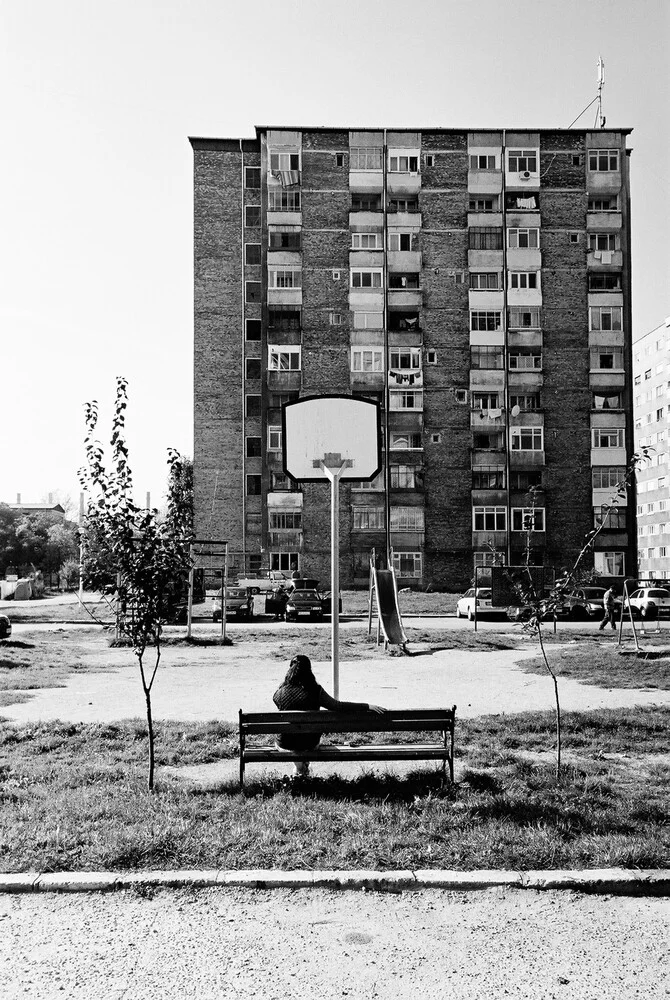 Basket girl - Fotografía artística de Roland Bogati