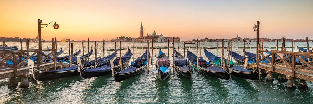 Gondeln en Venedig - fotokunst de Jan Becke