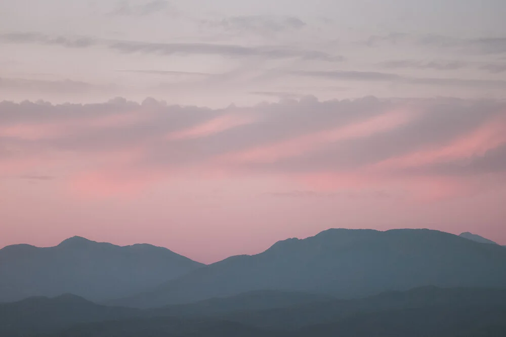 Mountainview Skyline - Fotografía artística de AJ Schokora