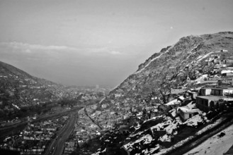Rada Akbar, Una vista de la ciudad de Kabul (Afganistán, Asia)
