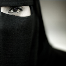 Eric Lafforgue, Mujer con velo de Salalah, Omán (Omán, Asia)