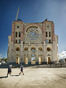 Frank Domahs, Cathédrale Notre-Dame de L'Assomption. - Haití, América Latina y el Caribe)