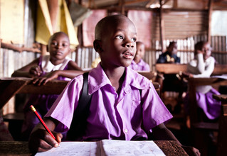 Victoria Knobloch, En la escuela (Uganda, África)