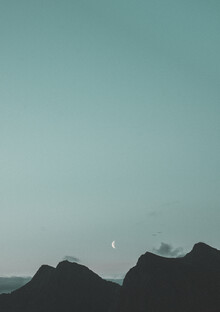 Pascal Genzel, La luna brilla sobre las montañas - Noruega, Europa)