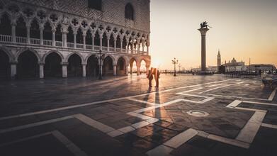 Ronny Behnert, Sonnenaufgang am Piazza San Marco Venedig - Italia, Europa)