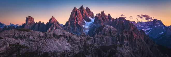 Jean Claude Castor, Montañas Cadini en los Dolomitas italianos con Alpenglow - Italia, Europa)