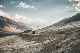 Leander Nardin, vehículo Expediton en el desierto (Tayikistán, Asia)