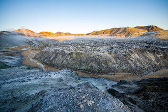 Franz Sussbauer, vista sobre el campo de lava de Landmannalaugar - Islandia, Europa)