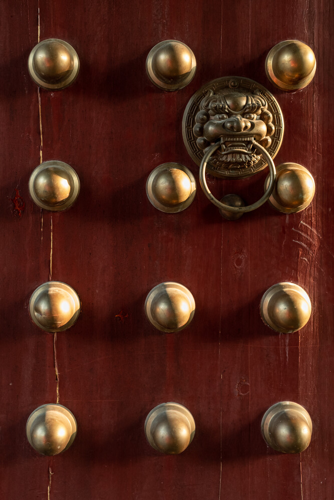 Imperial Door - Photographie d'art par AJ Schokora