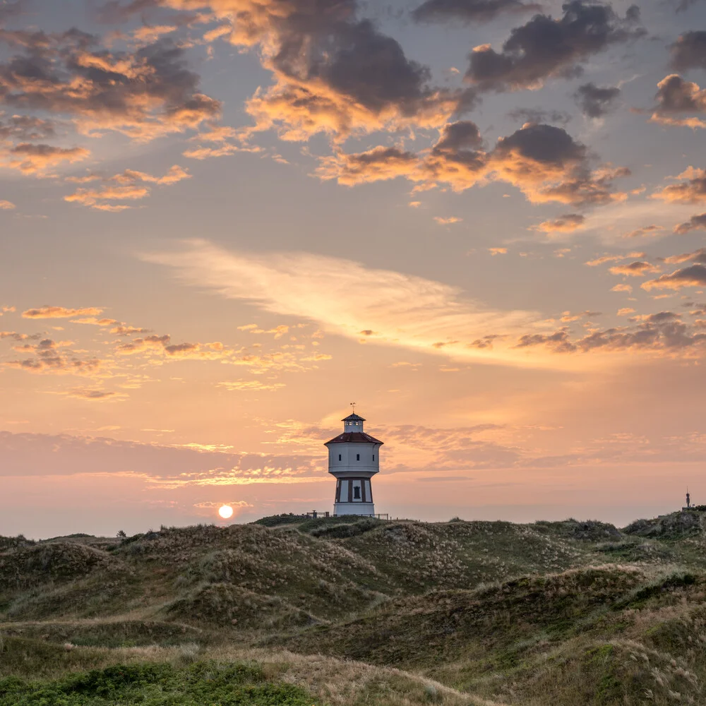 Lever de soleil au château d'eau de Langeoog - Photographie fineart de Jan Becke