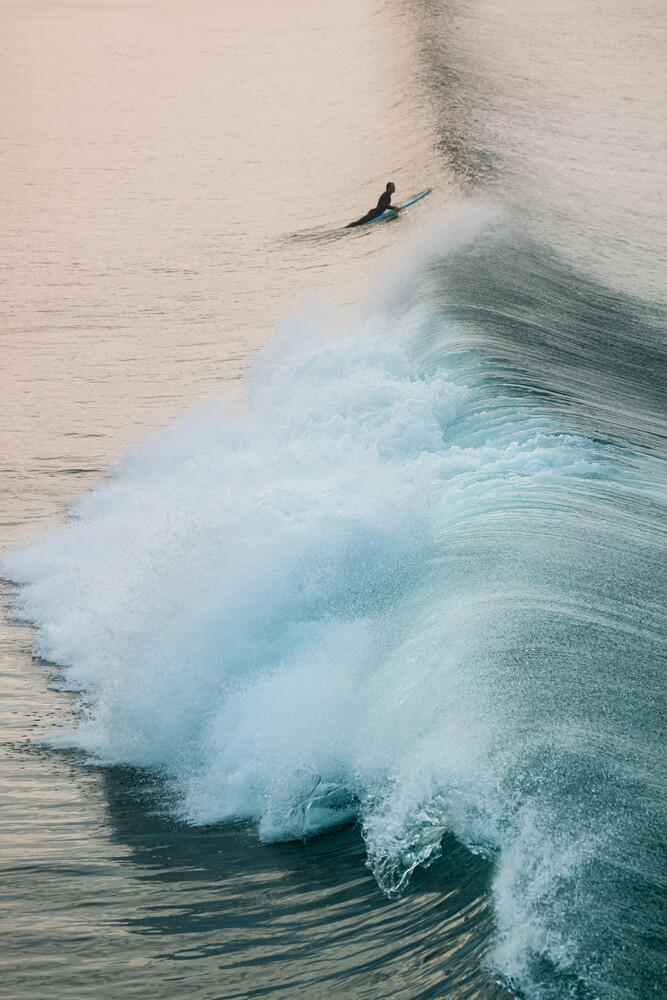 First Wave - Photographie d'art par AJ Schokora