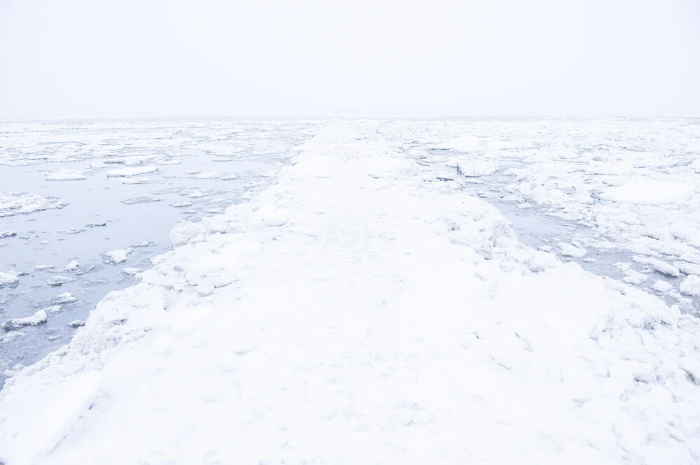 route glacée vers nulle part - Photographie fineart par Schoo Flemming