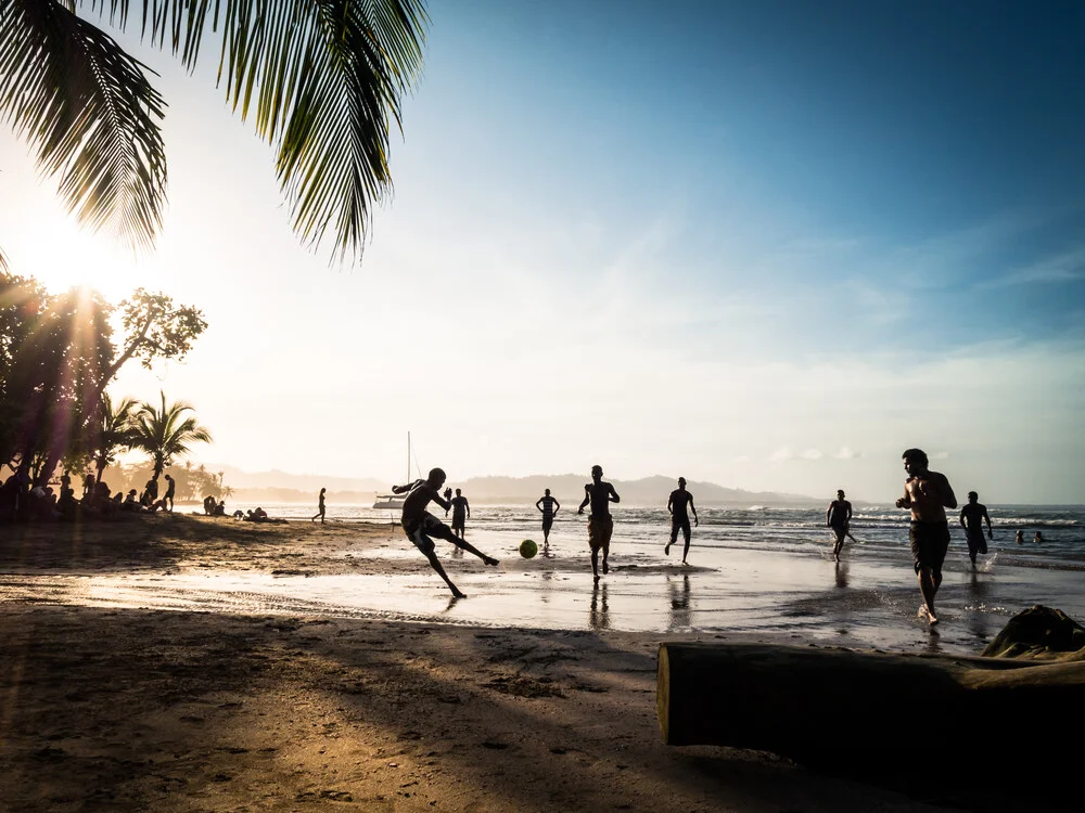 Beach Soccer 3 - Photographie d'art de Johann Oswald