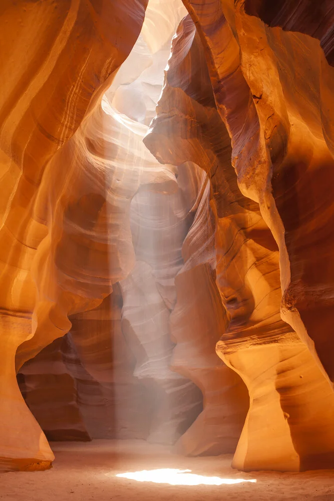 Antelope Canyon - Photographie d'art par Melanie Viola