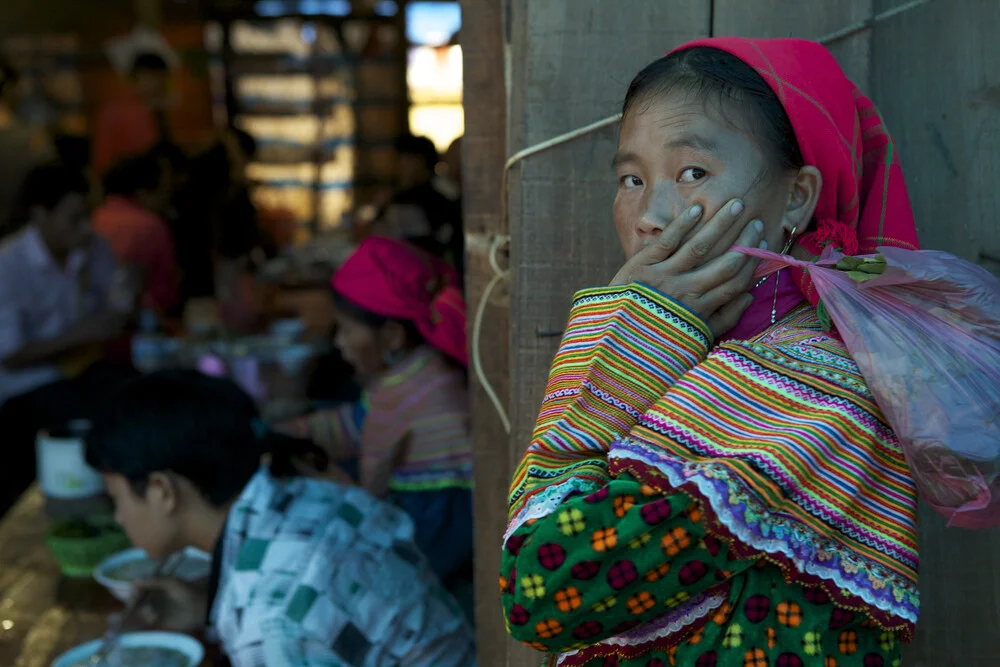 Fille à Sapa, dans le nord du Vietnam. - Photographie d'art par Christina Feldt