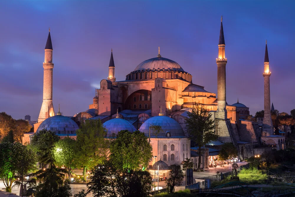 Istanbul - Hagia Sophia zur blauen Stunde - fotokunst de Jean Claude Castor