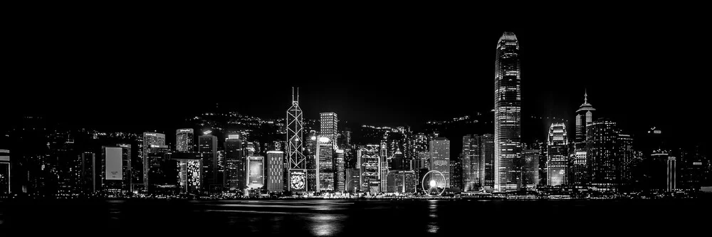 Skyline Hongkong bei Nacht - Photographie d'art par Sebastian Rost