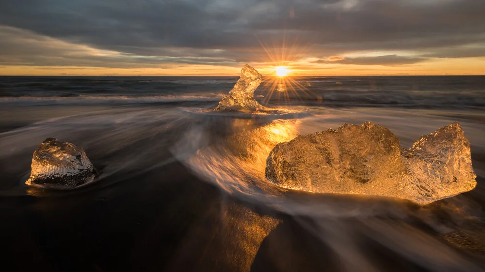 Lever du soleil à Jökulsarlon - Photographie d'art par Dennis Wehrmann