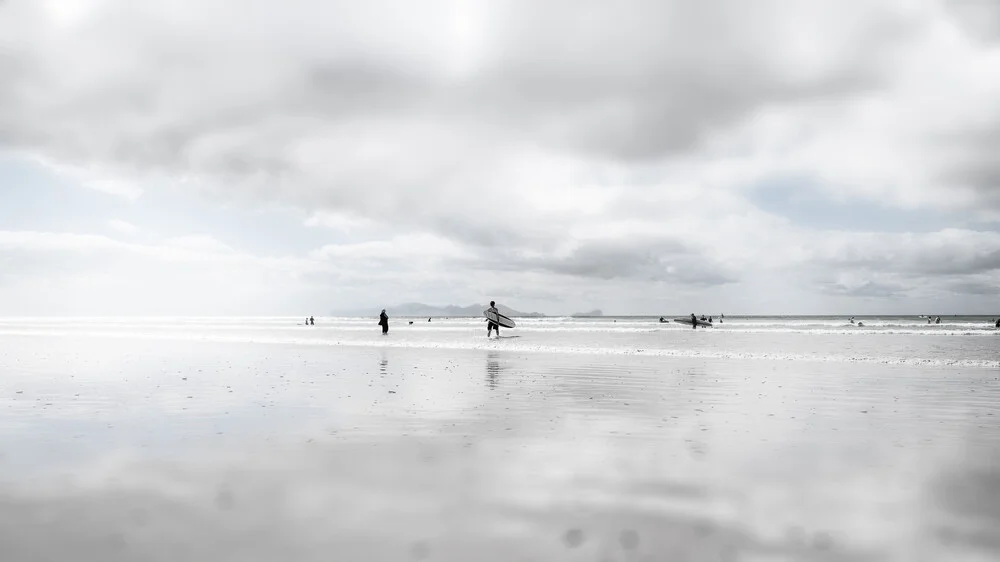 Beachboys - Photographie d'art par Rob van Kessel
