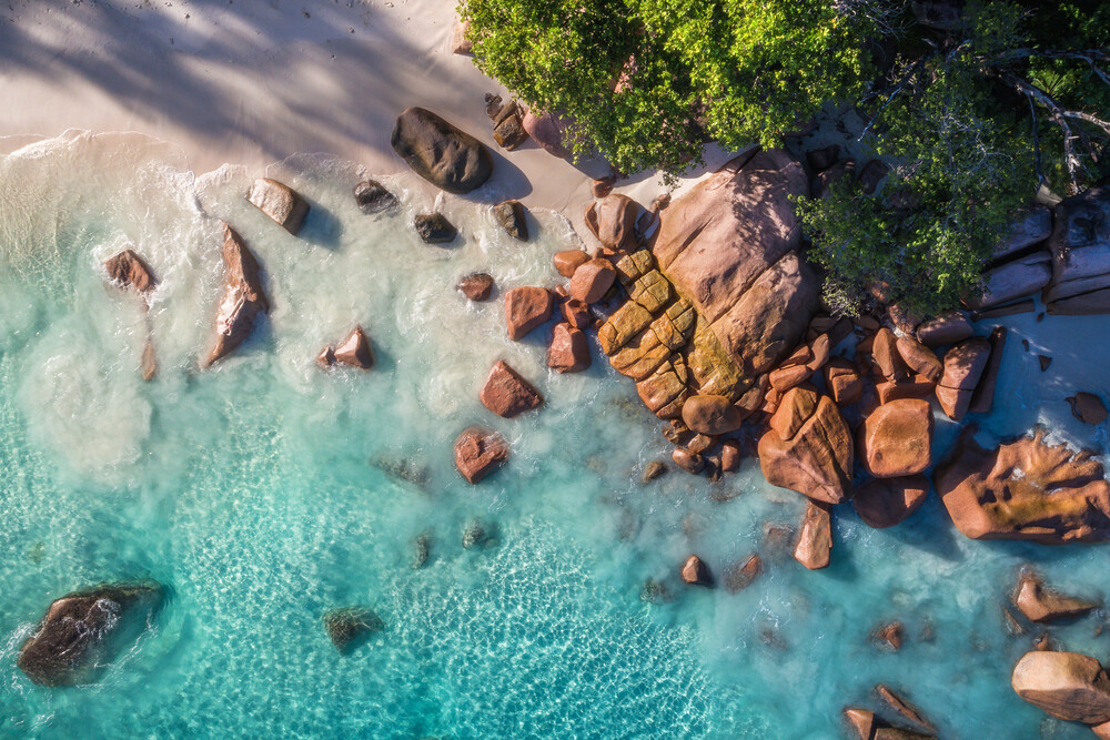 Seychelles Anse Lazio Vue Aérienne - Photographie fineart par Jean Claude Castor