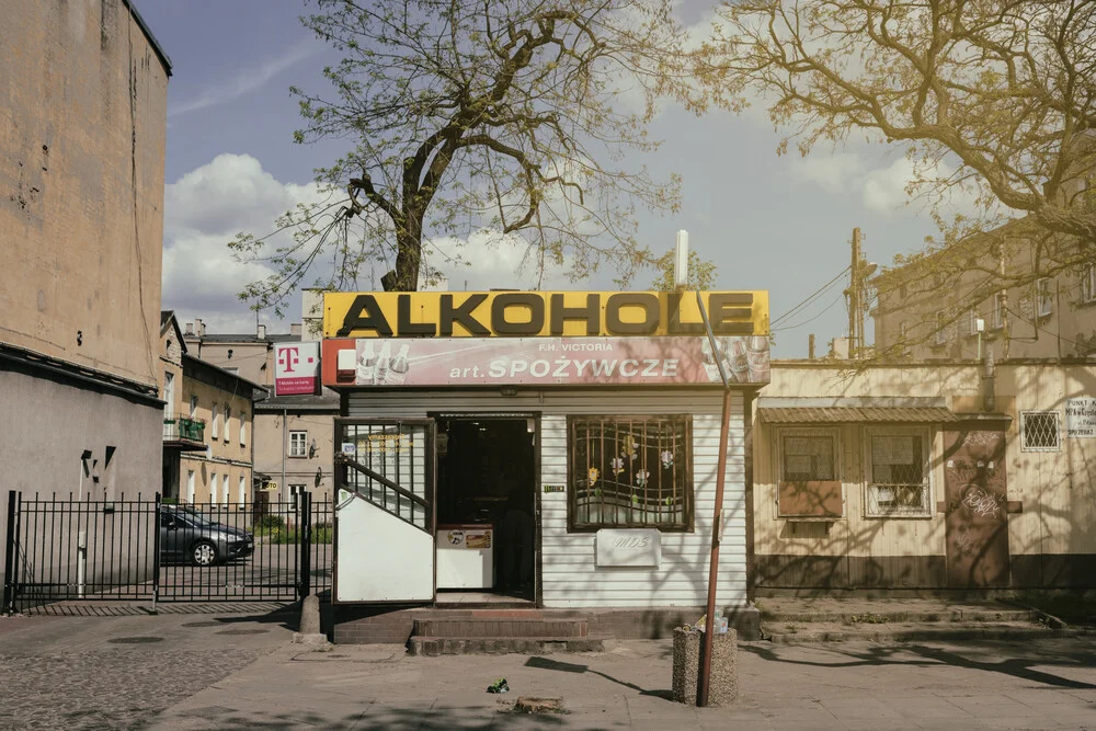 Kiosque polonais : »Alkohole« - Photographie d'art par Eva Stadler