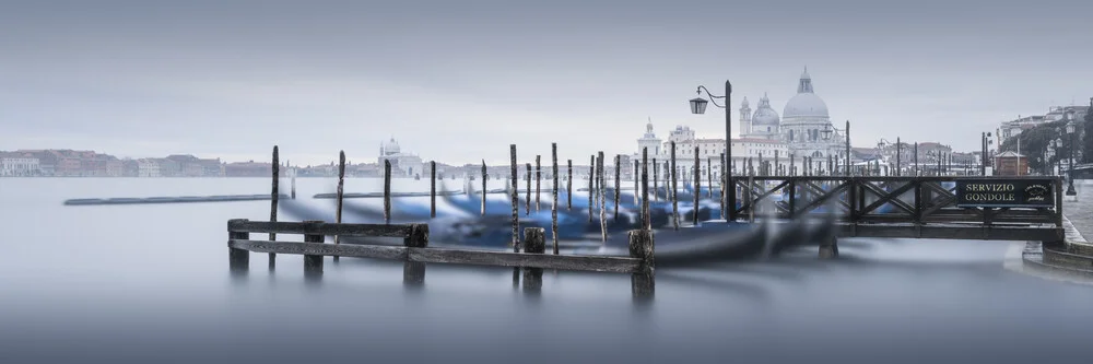Servizio Gondole - Venedig - Photographie d'art par Ronny Behnert