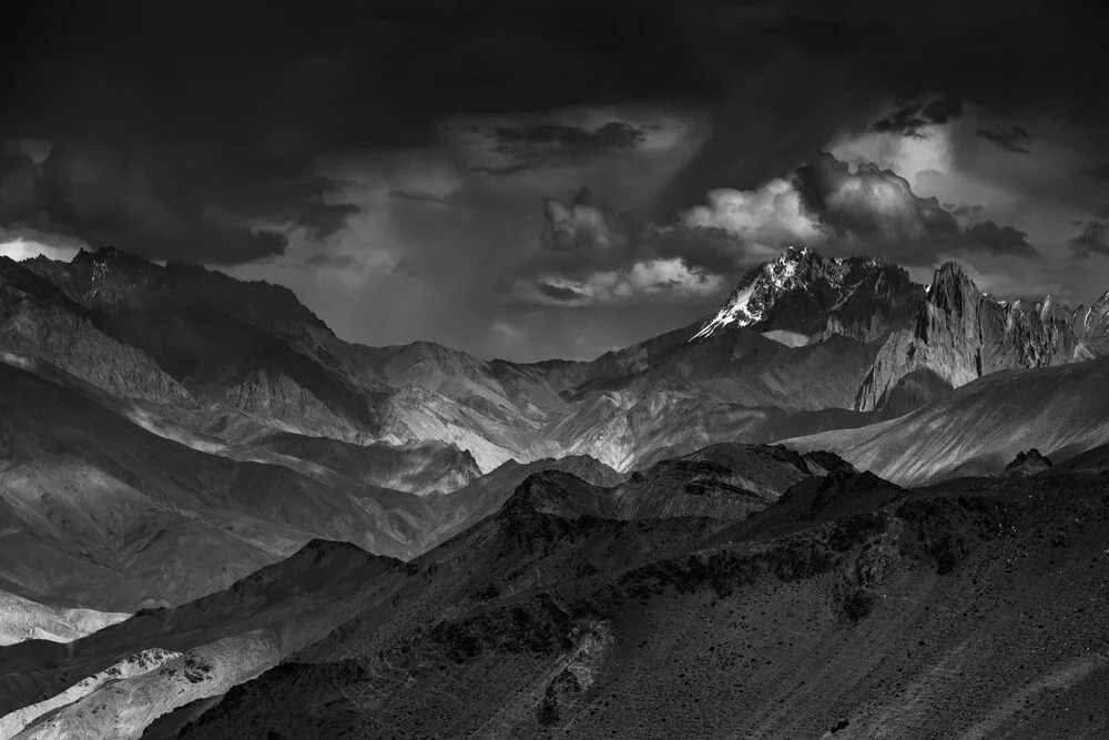 Chaîne de montagnes du Zanskar - Photographie d'art par Michael Wagener