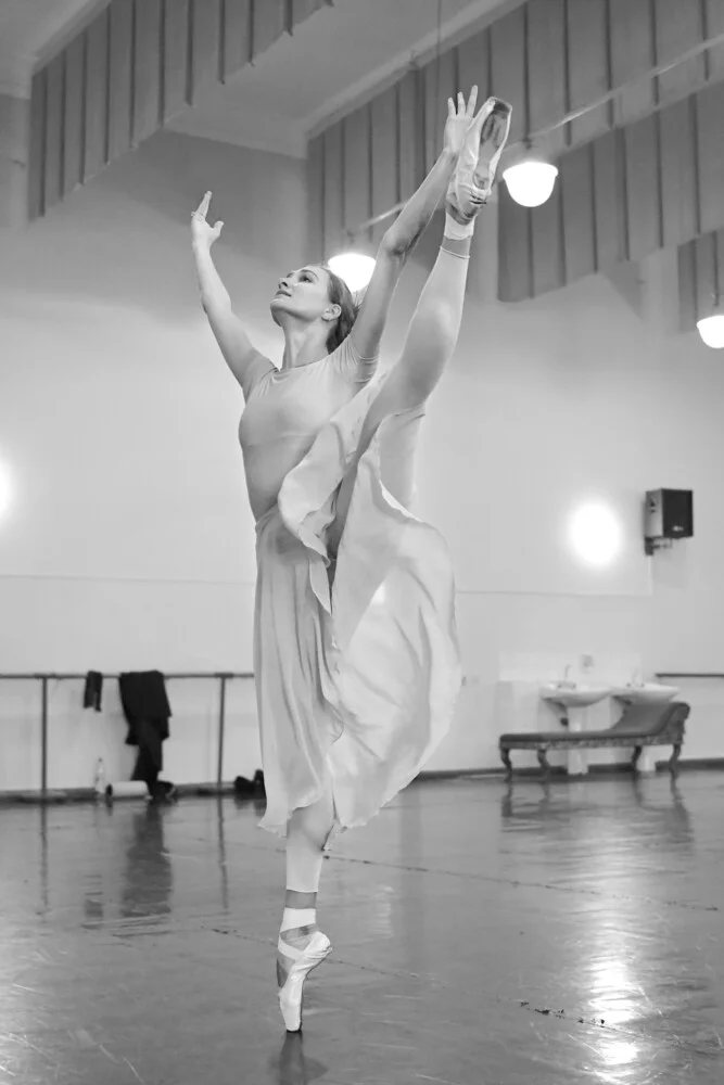 Tanz Probe - Romeo und Julia - Photographie d'art par Klaus Wegele