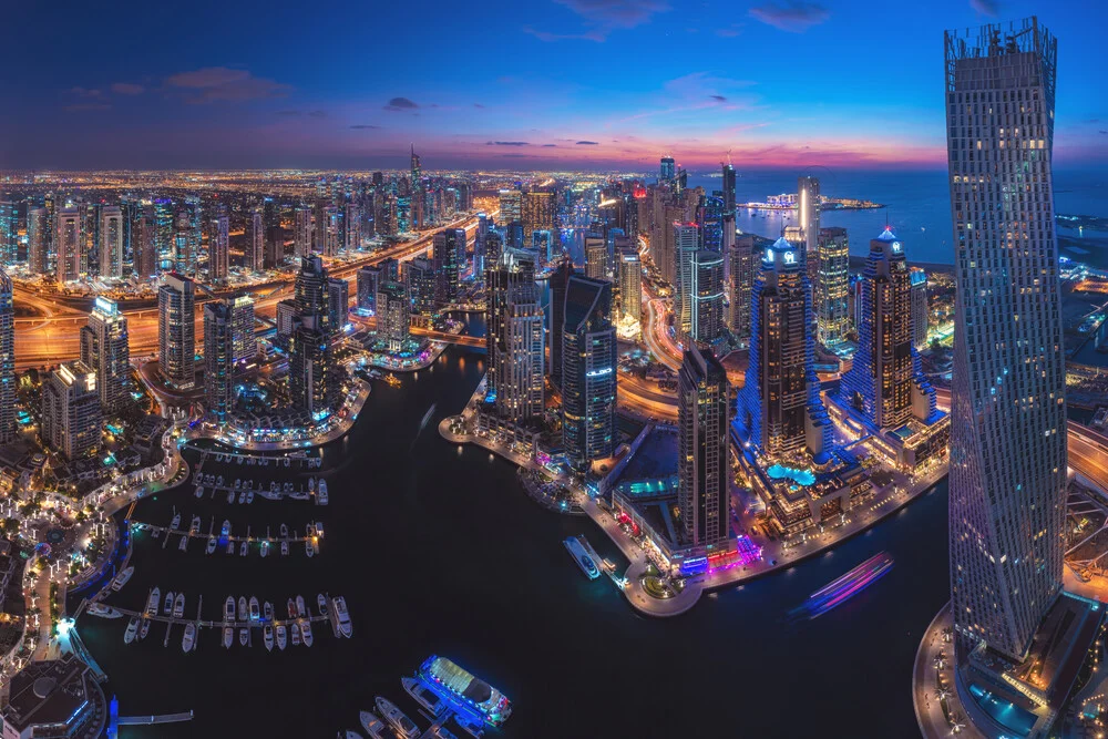 Dubai Marina Skyline - Photographie d'art par Jean Claude Castor