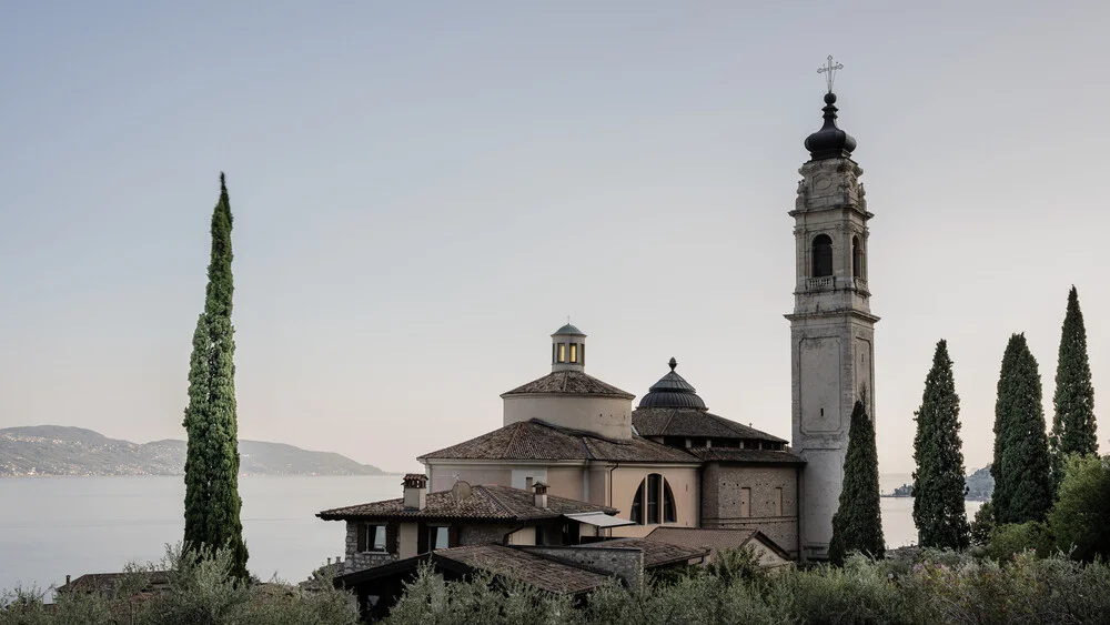 Église Gargnano - Lago di Garda - Photographie d'art par Dennis Wehrmann