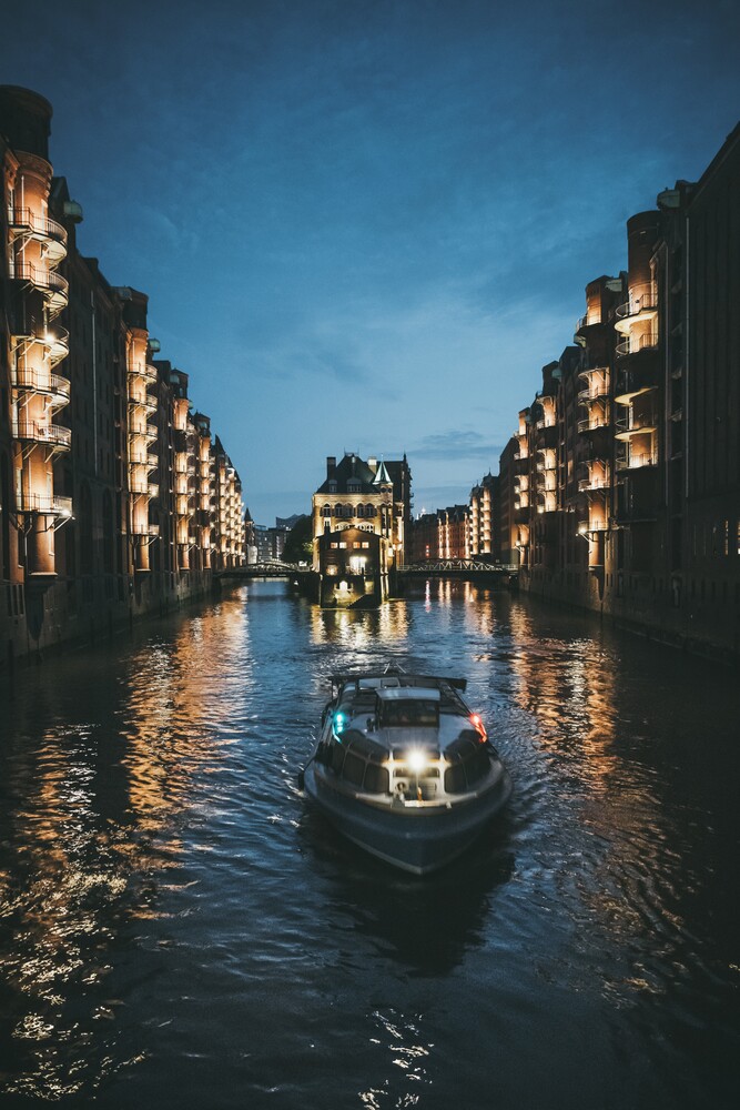 La ville de Hambourg la nuit - Photographie fineart de Patrick Monatsberger