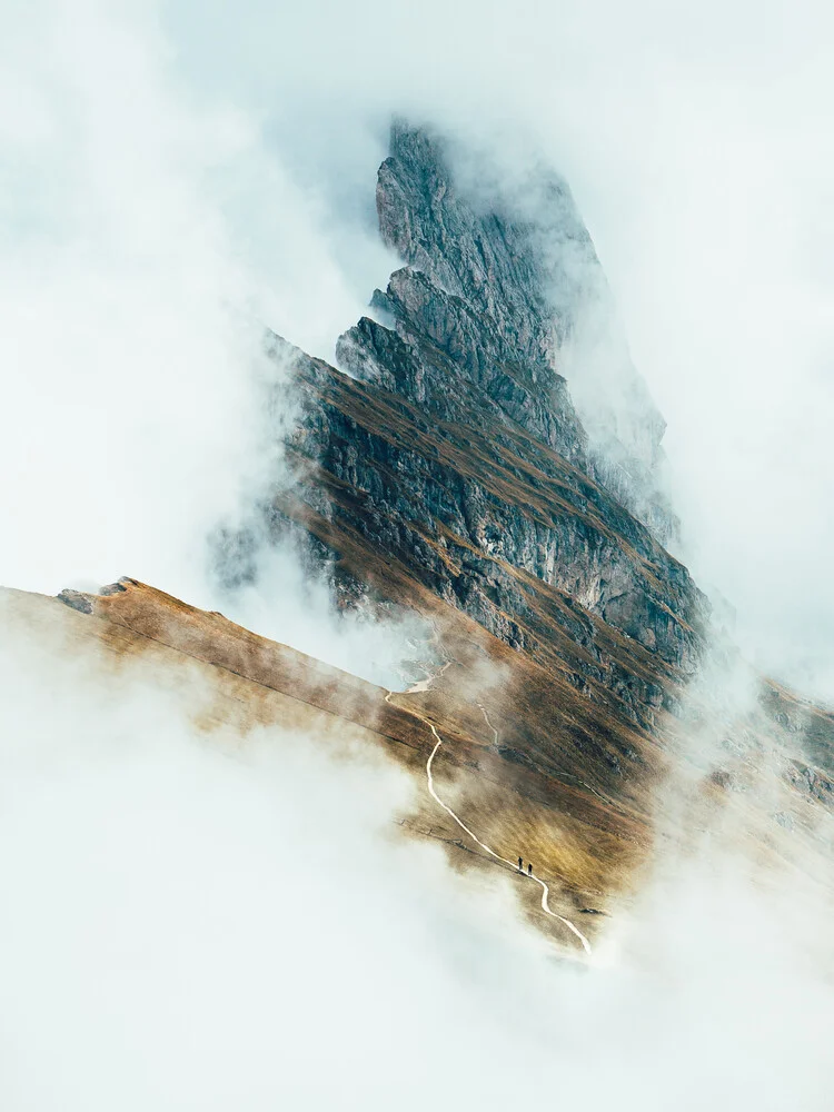 L'île dans les nuages ​​- Photographie fineart de Lennart Pagel