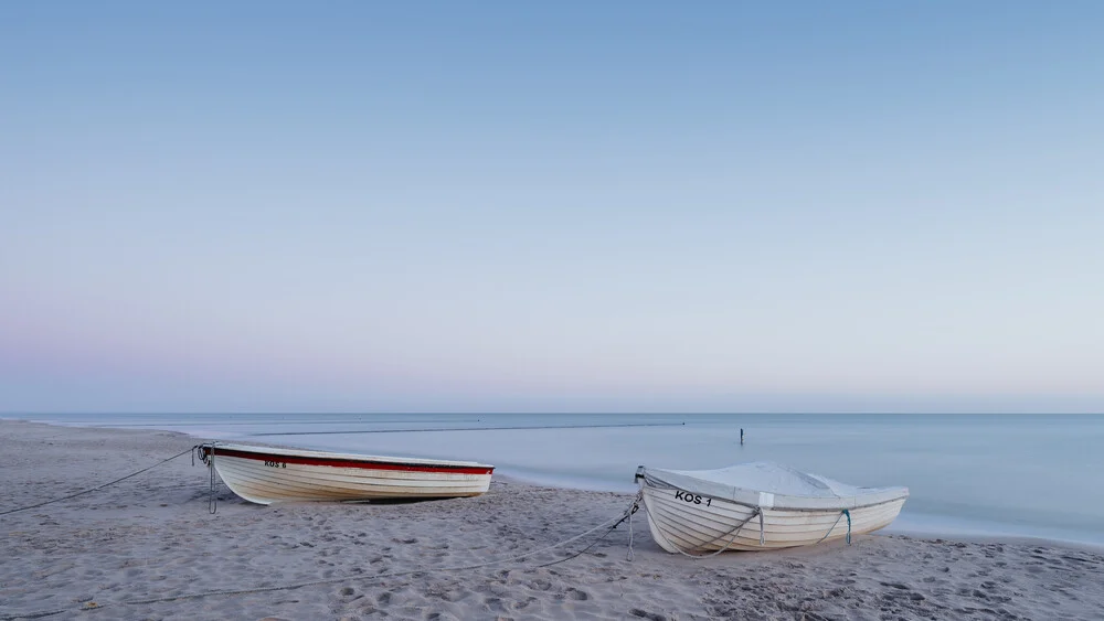 Bateaux sur la plage de la mer Baltique - Photographie fineart de Thomas Wegner