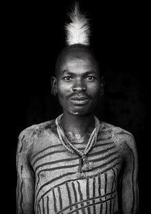 Eric Lafforgue, homme de la tribu Bashada avec peinture corporelle Éthiopie (Burundi, Afrique)