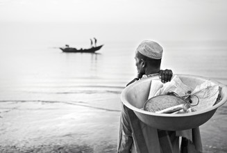 Jakob Berr, Marchand attendant d'acheter du poisson (Bangladesh, Asie)