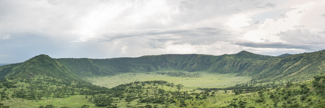 Dennis Wehrmann, Paysage de la caldeira panoramique Parc national Queen Elisabeth Ouganda (Ouganda, Afrique)