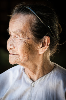 Mathias Becker, vieille dame au Vietnam