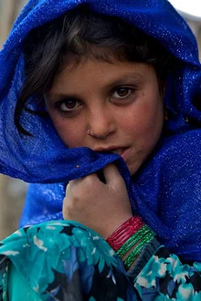Fille réfugiée, Kaboul - Photographie d'art par Christina Feldt