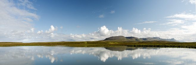 Gabi Kuervers, See ohne Namen (Islande, Europe)