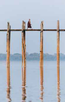 Anne Beringmeier, Der Mönch auf der Brücke (Myanmar, Asie)
