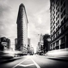 Fuller Building - NYC - Photographie d'art par Ronny Ritschel
