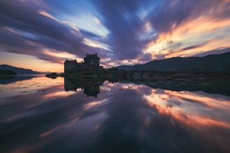 Jean Claude Castor, Eilean Donan Castle dans les Highlands écossais (Royaume-Uni, Europe)